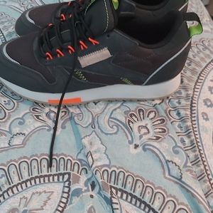 Size 7 Reebok